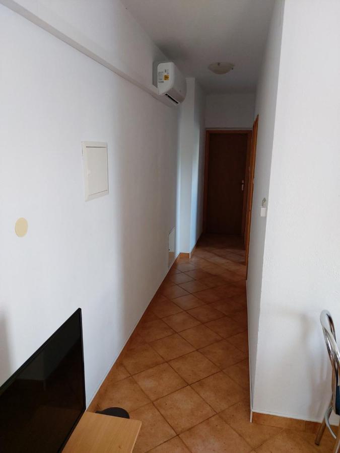 Apartmani Anita Malinska Exterior photo