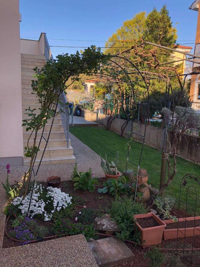 Apartmani Anita Malinska Exterior photo